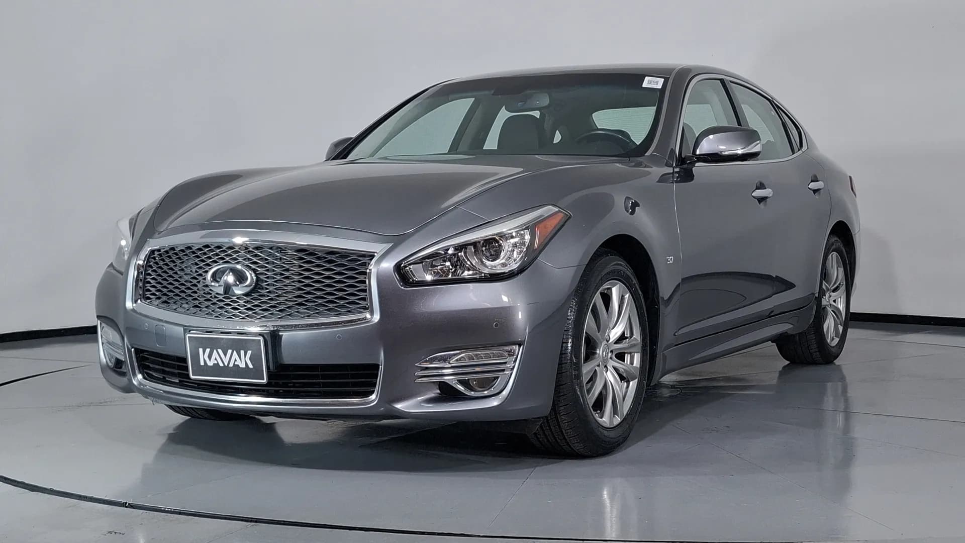 Infiniti Q70