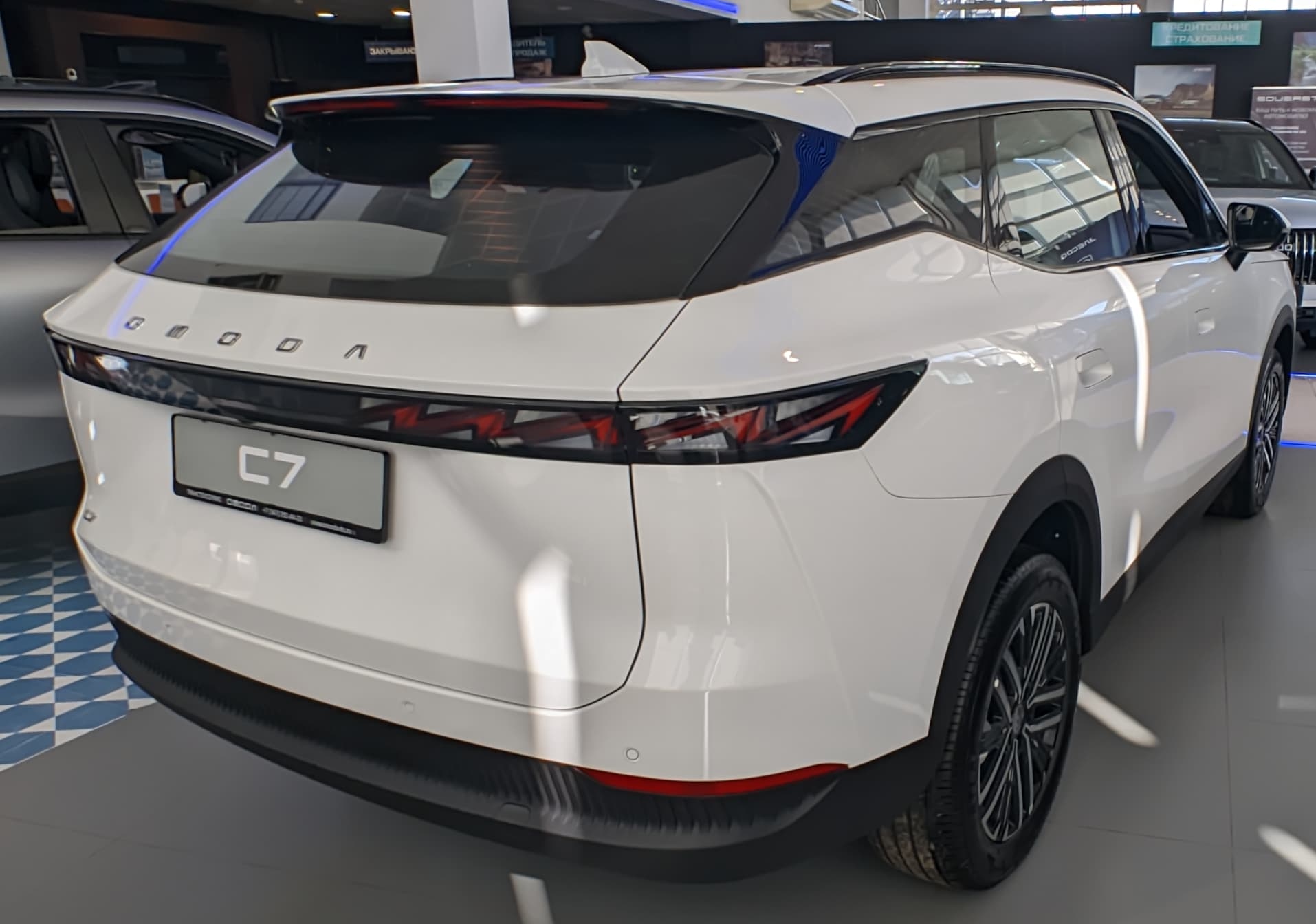 OMODA C7